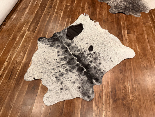 AT - Black and White Peppered - Rug 1