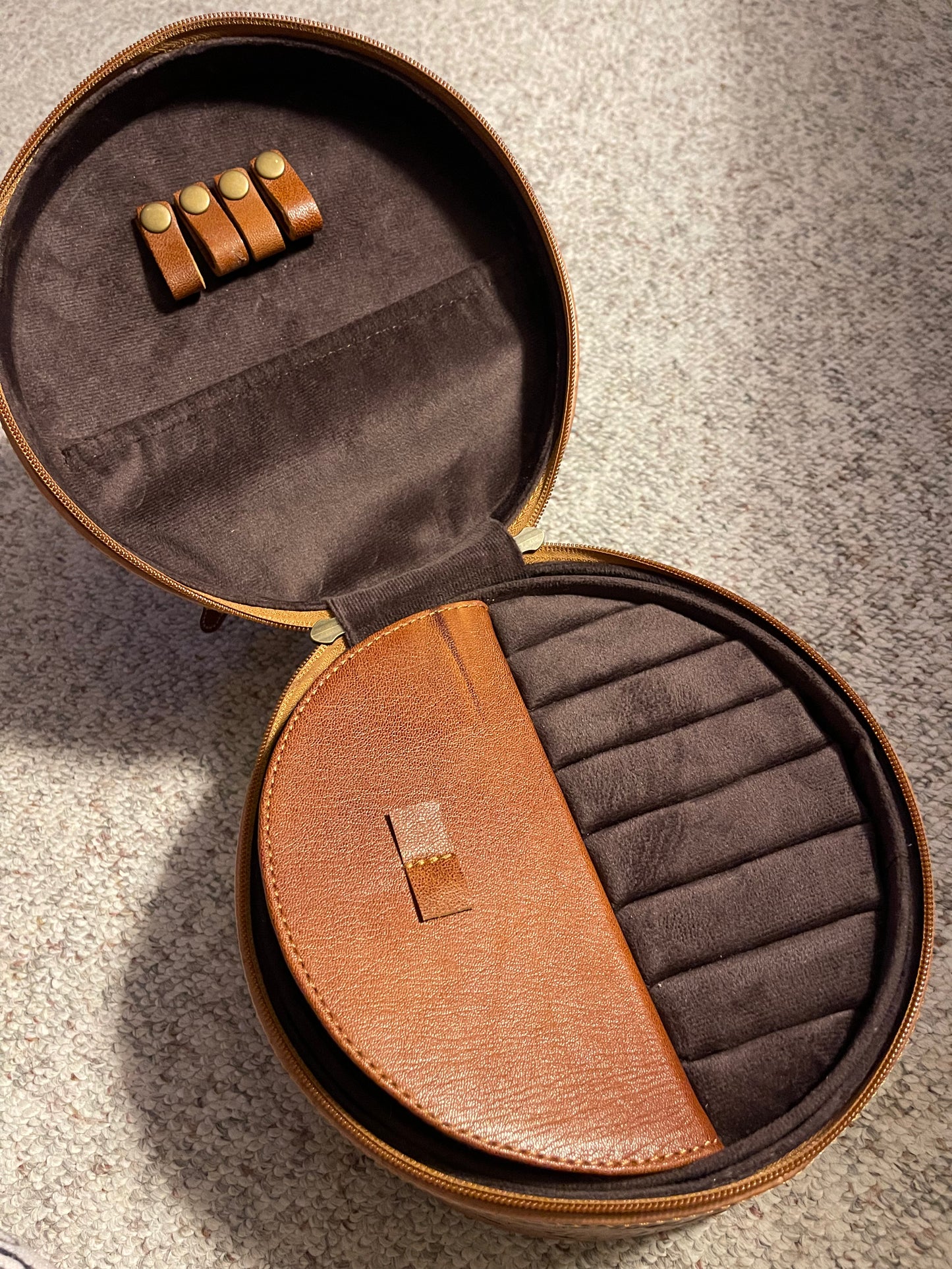 Round Tooled Leather Jewelry Case