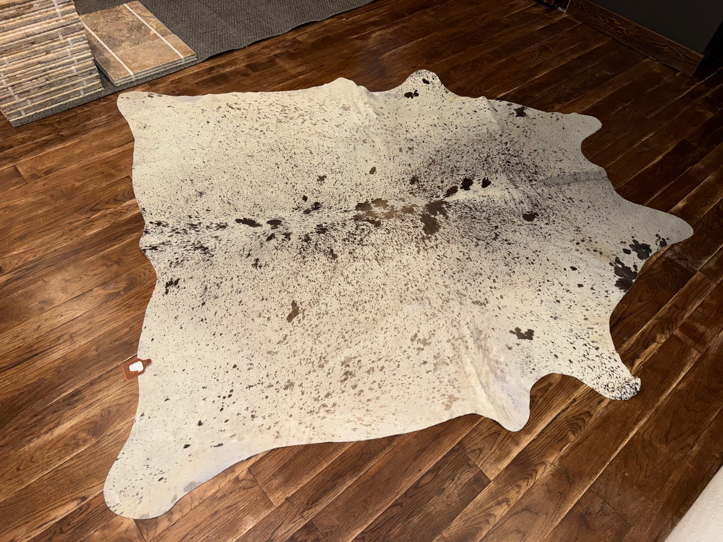 AT - White Peppered - Rug 1