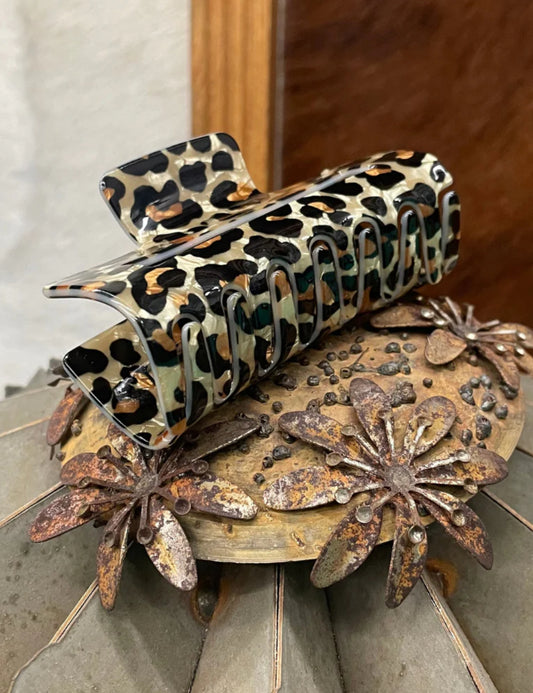 Range & Roar Hair Clip