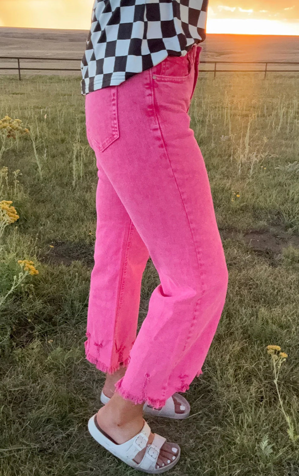 Outlaw Crop Jeans in Pink