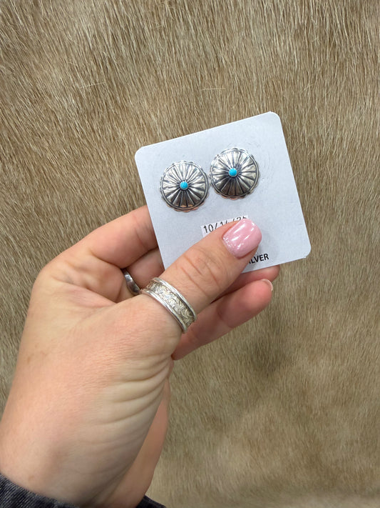 Silver conch w/Turq Stud